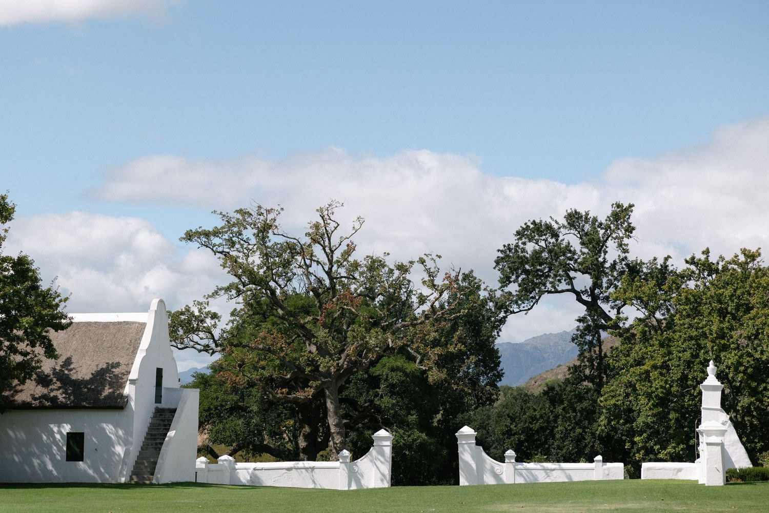 Allert and Lauren at Babylonstoren, documentary wedding photos capturing authentic celebrations.