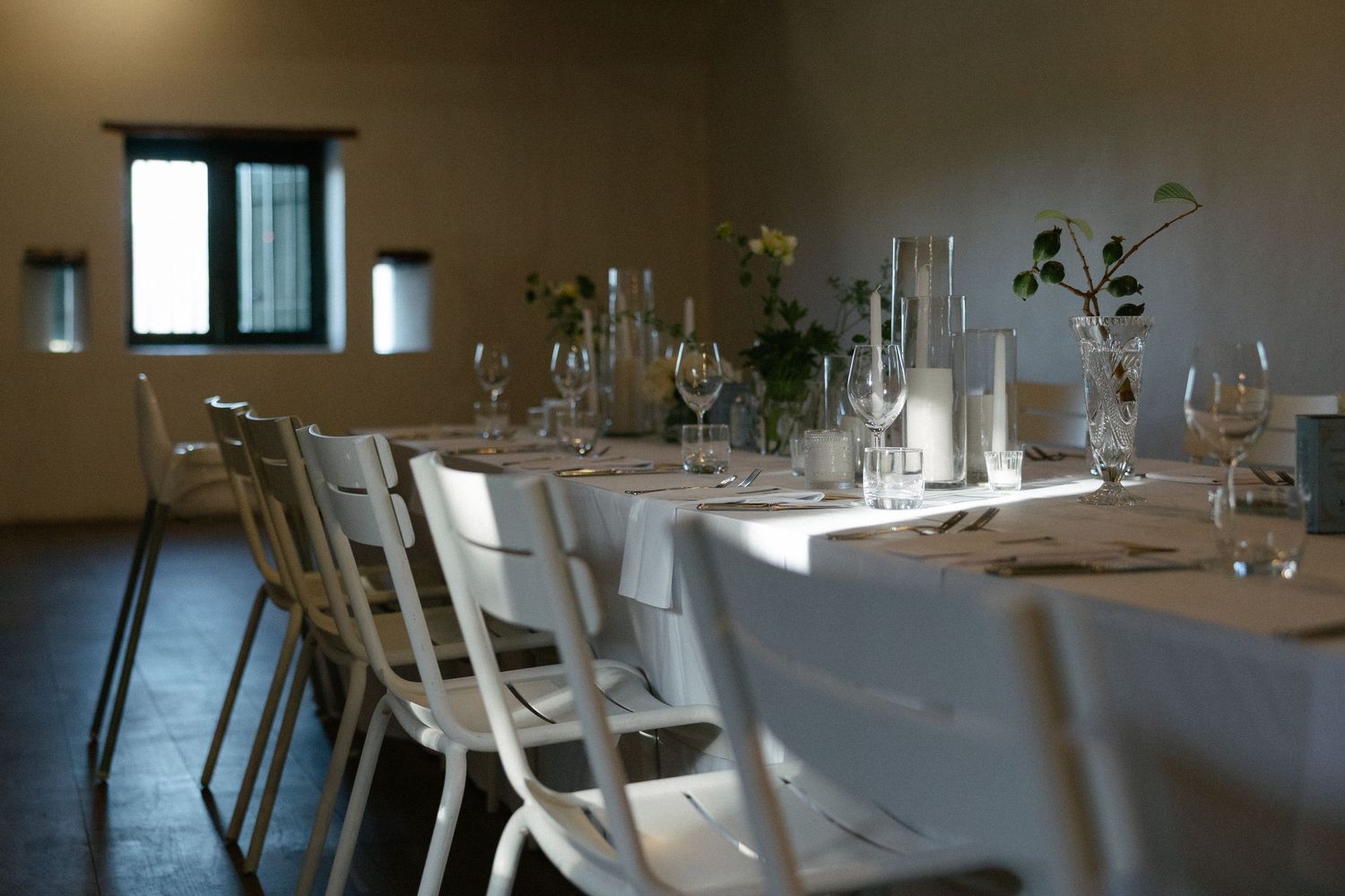 Allert and Lauren at Babylonstoren, documentary wedding photos capturing authentic celebrations.