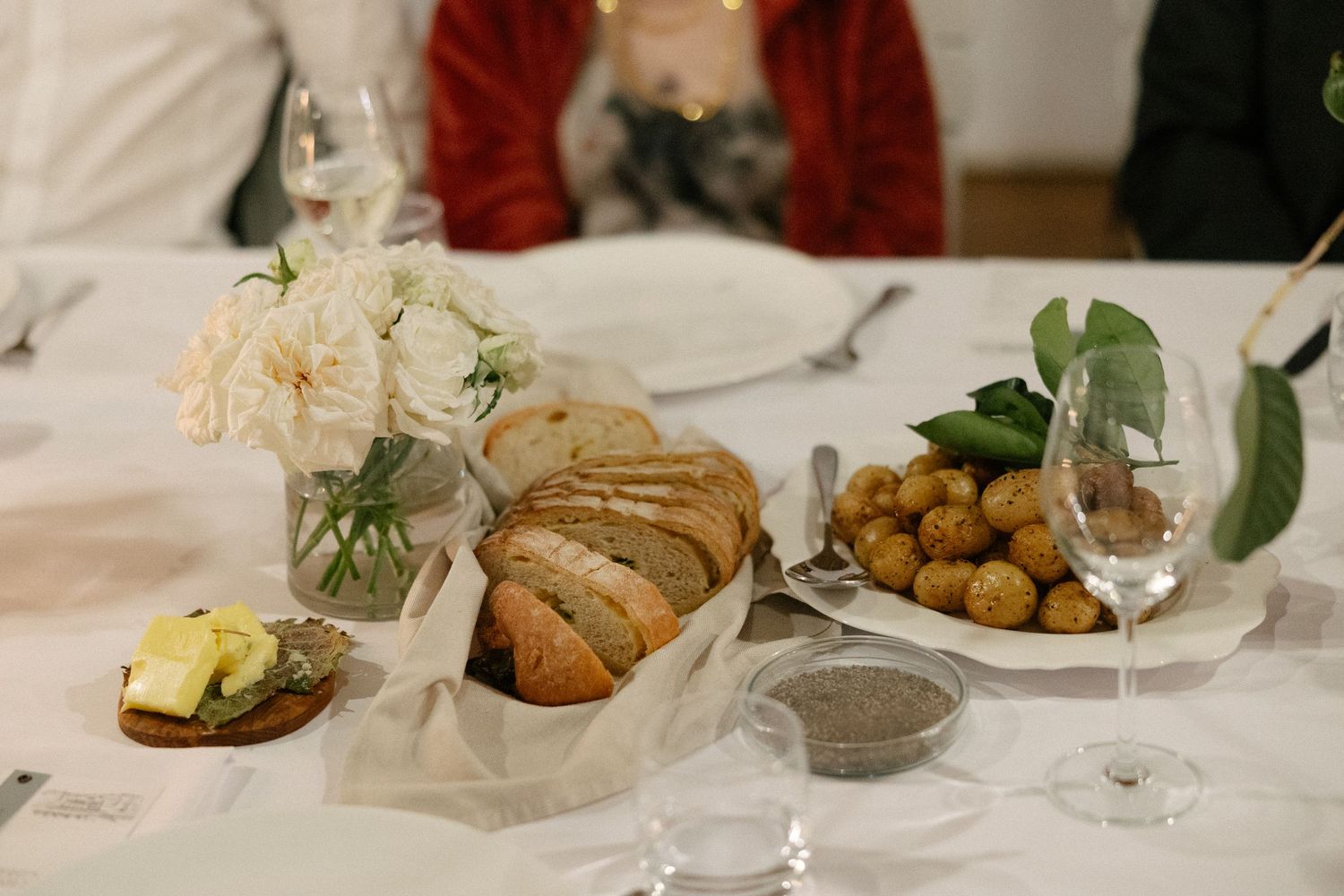Allert and Lauren at Babylonstoren, documentary wedding photos capturing authentic celebrations.