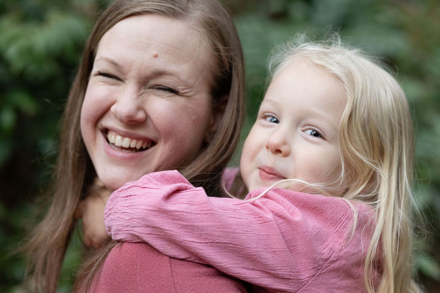 Oregon City Family Photographer Outdoor Family Session Slideshow
