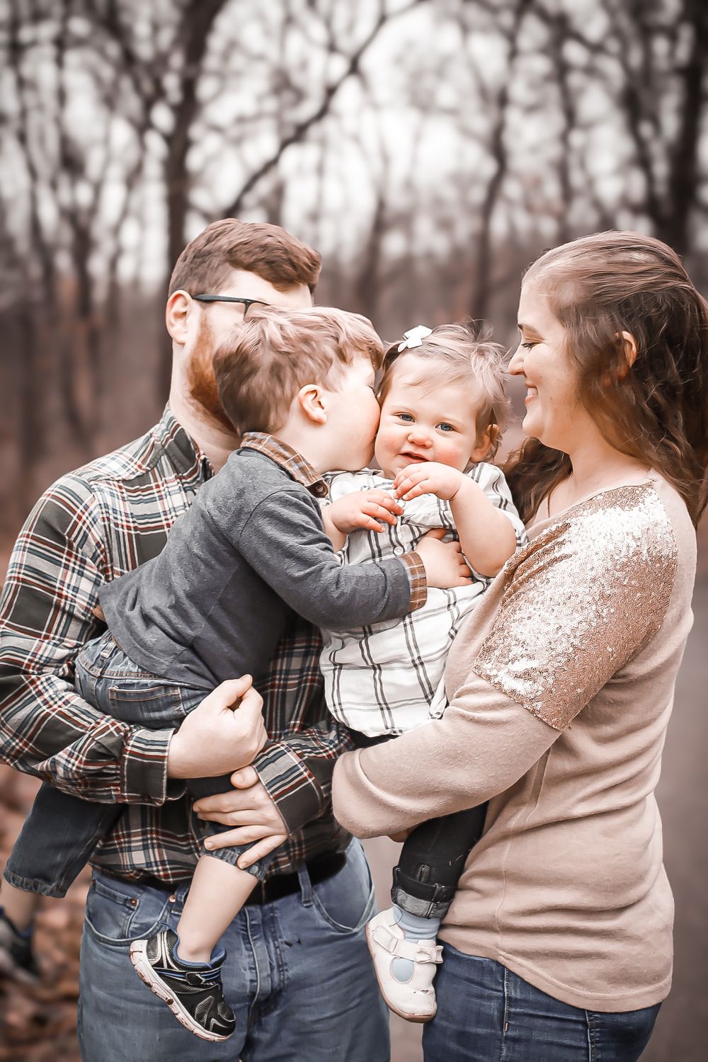 Family Portrait
Professional Photographer Janesville Wisconsin
outdoors
natural light photography