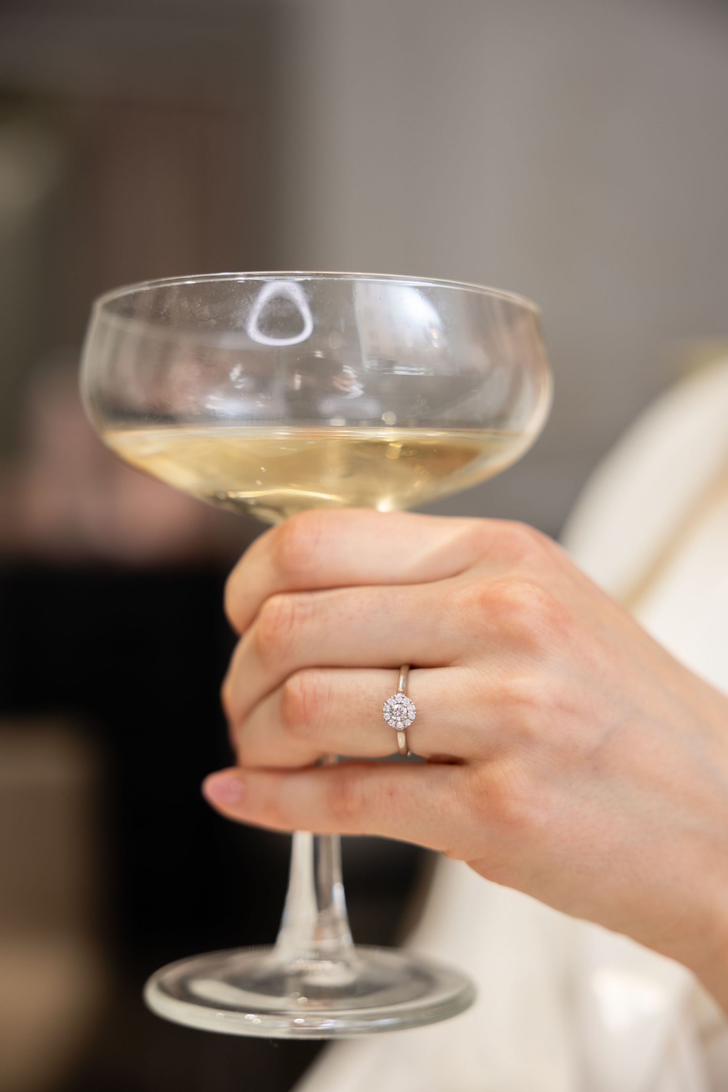 Vihkisormus ja coctaillasi