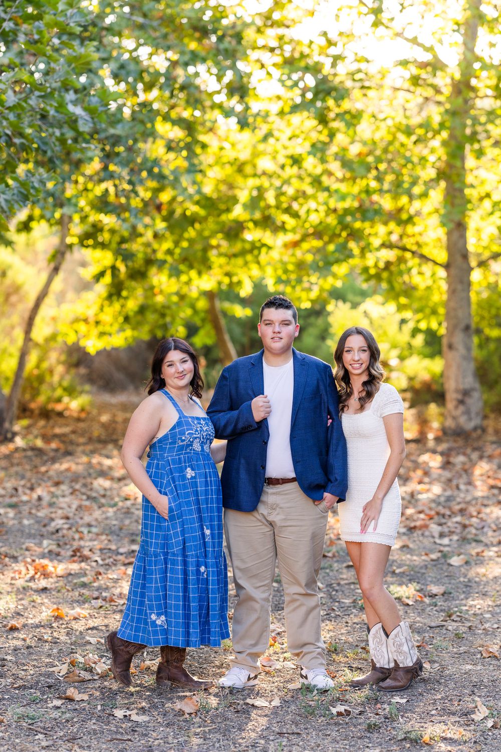 Easy family photos, Simi Valley family photographer, Fun outdoor photographer, Seasonal photographer, Photographers near me