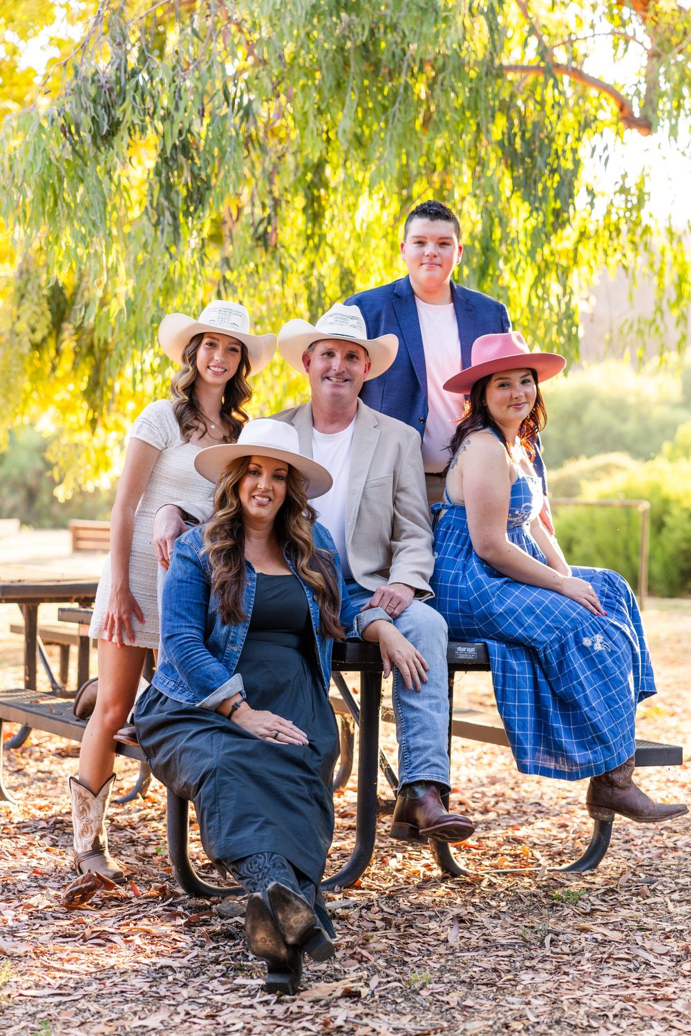 Easy family photos, Simi Valley family photographer, Fun outdoor photographer, Seasonal photographer, Photographers near me