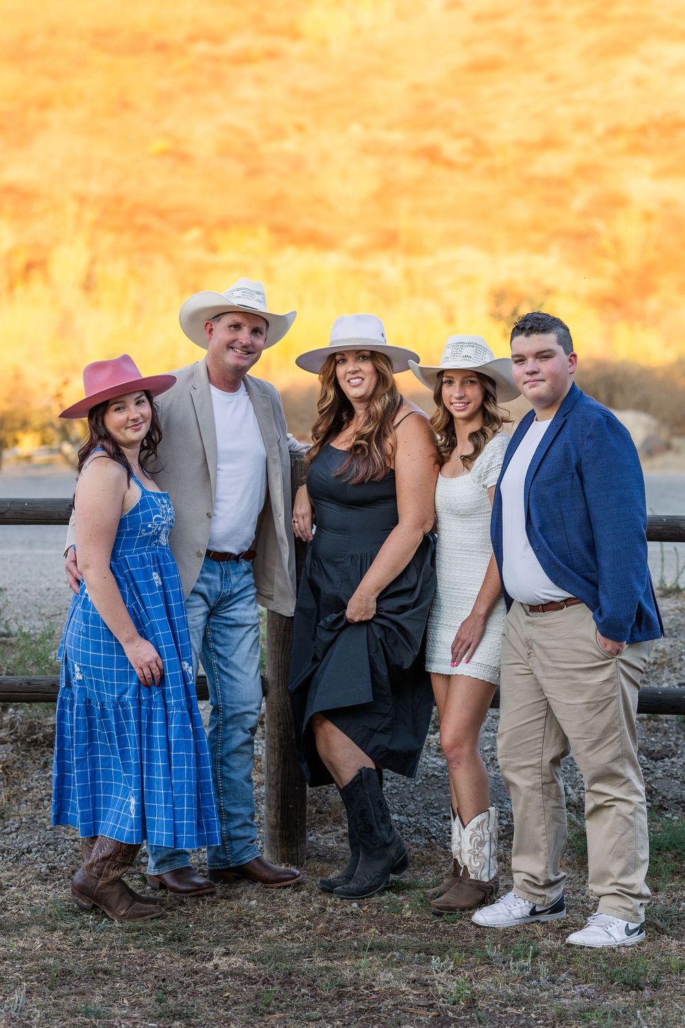 Easy family photos, Simi Valley family photographer, Fun outdoor photographer, Seasonal photographer, Photographers near me
