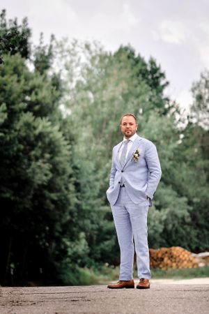Fotograf za vencanje Nemacka 
Wedding photographer in church on the wedding day Traunreut Germany
Groom posing for photographer