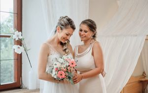 Fotograf za vencanje Nemacka 
Wedding photographer in church on the wedding day Traunreut Germany
Bride and godmother preparation