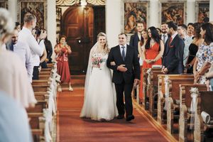 Fotograf za vencanje u crkvi Nemacka 
Wedding photographer in church on the wedding day Traunreut Germany
Bride and groom church atmosphere