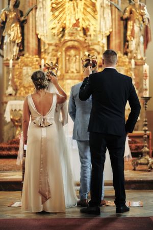 Fotograf za vencanje u crkvi Nemacka 
Wedding photographer in church on the wedding day Traunreut Germany
Best man church atmosphere