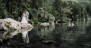 Fotograf za vencanje
Wedding photo session Zauberwald Germany
Couple on rock lake Alps mountain
Bride and groom
Wedding photographer