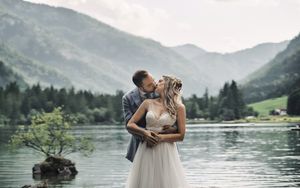 Fotograf za vencanje
Wedding photo session Zauberwald Germany
Couple on rock lake Alps mountain
Bride and groom
Wedding photographer
