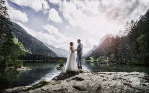 Fotograf za vencanje
Wedding photo session Zauberwald Germany
Couple on rock lake Alps mountain
Bride and groom
Wedding photographer
