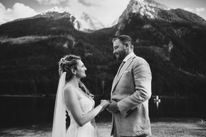 Fotograf za vencanje
Wedding photo session Zauberwald Germany Alpen 
Couple
Bride and groom
Black and white photo
Wedding photographer