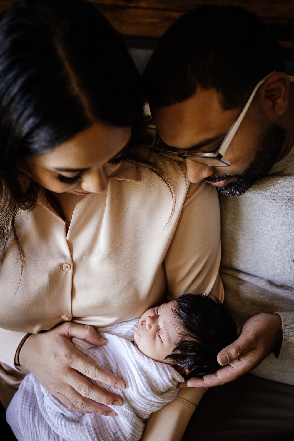 Cindy Tucey Photography captures lifestyle newborn photos in-home in San Jose