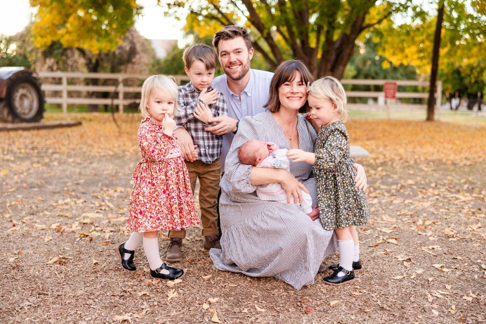 Family Session in Manistee Ranch Park in Glendale, Arizona by Jen Lynn Studios.