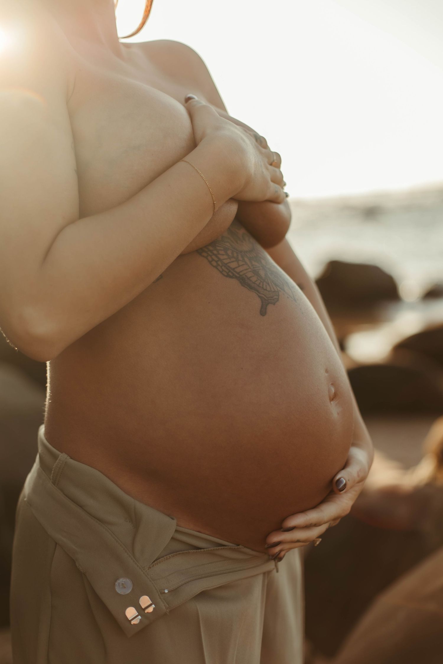 central coast maternity photographer capturing pregnancy