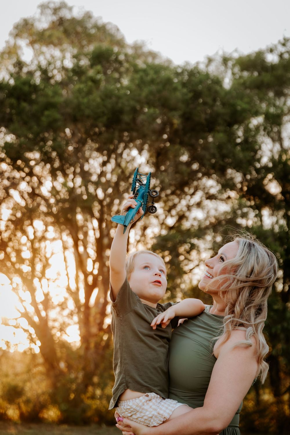 Brisbane + Ipswich Photographer Maternity Newborn Wedding Photoshoot Family Photography
The Joan Collective