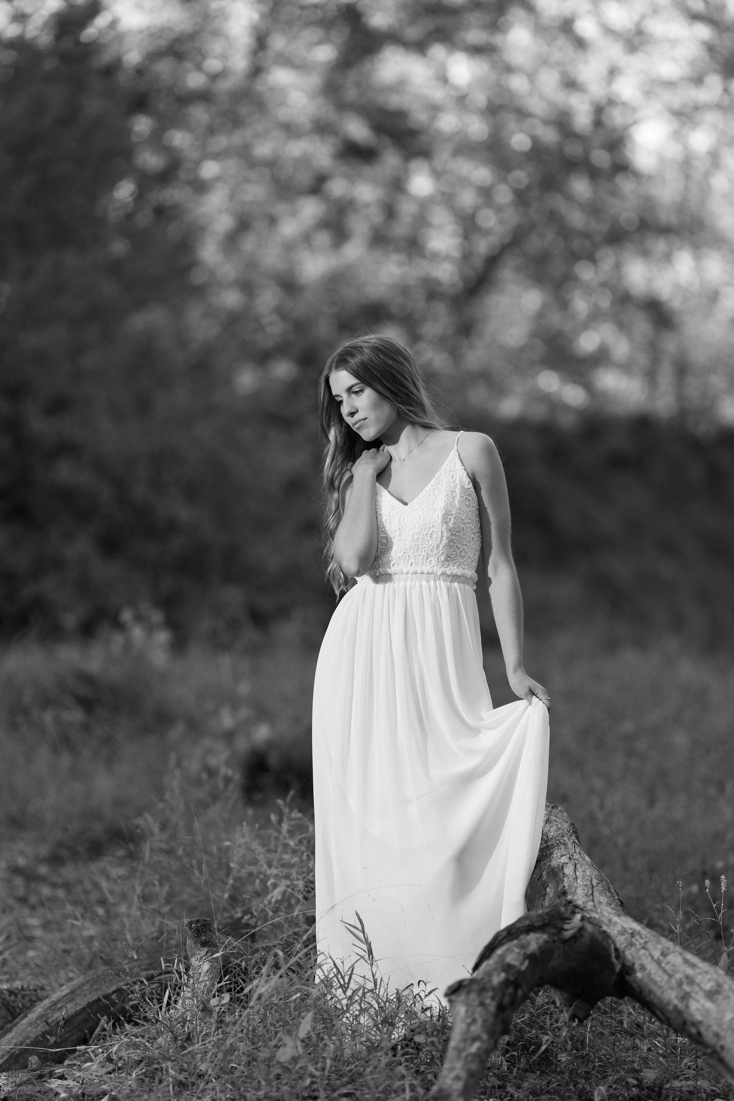 It's giving model vibes. A high school senior session that has me shook.