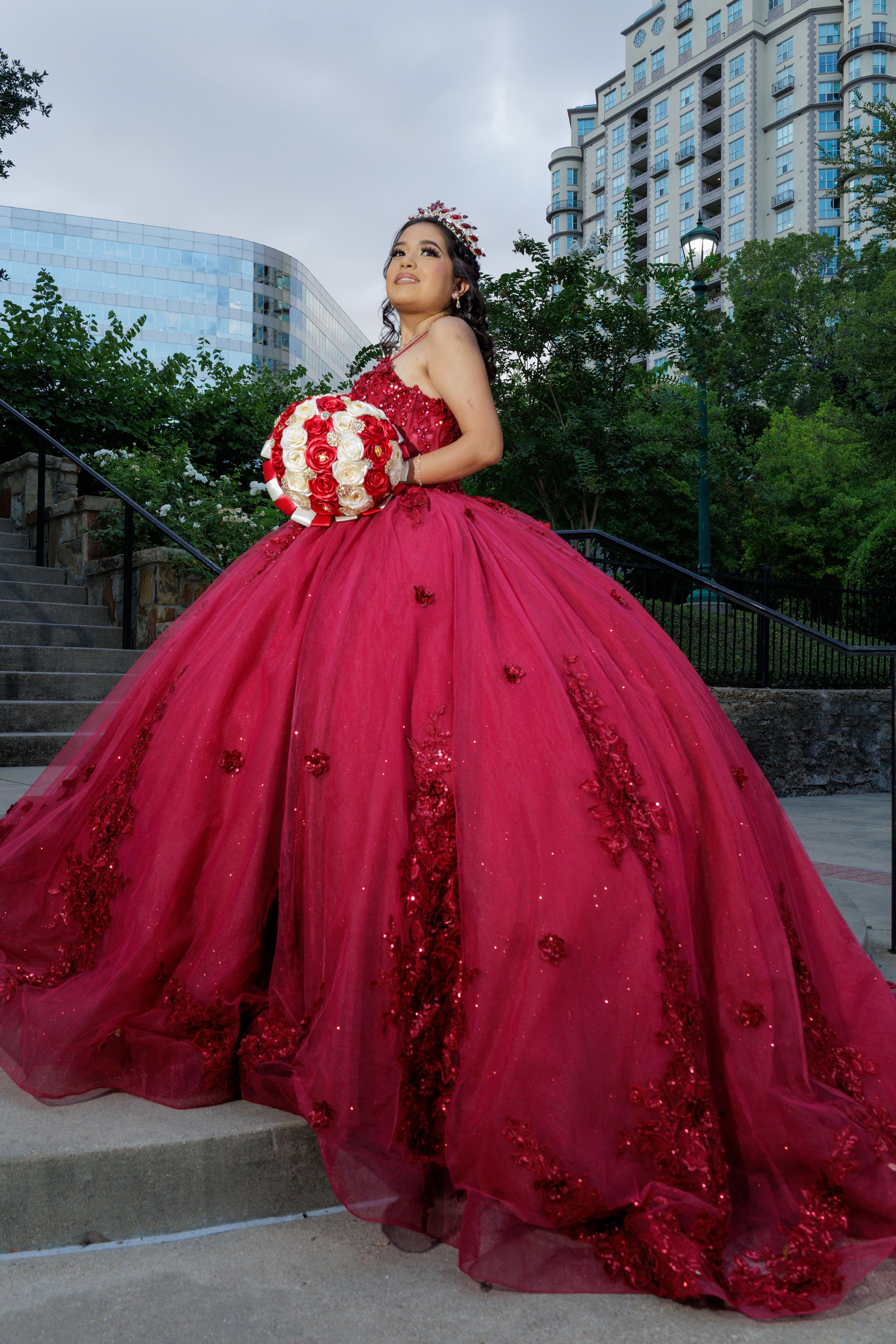 Dallas photography and video for Quinceañeras
 - R & R Marcelo DFW