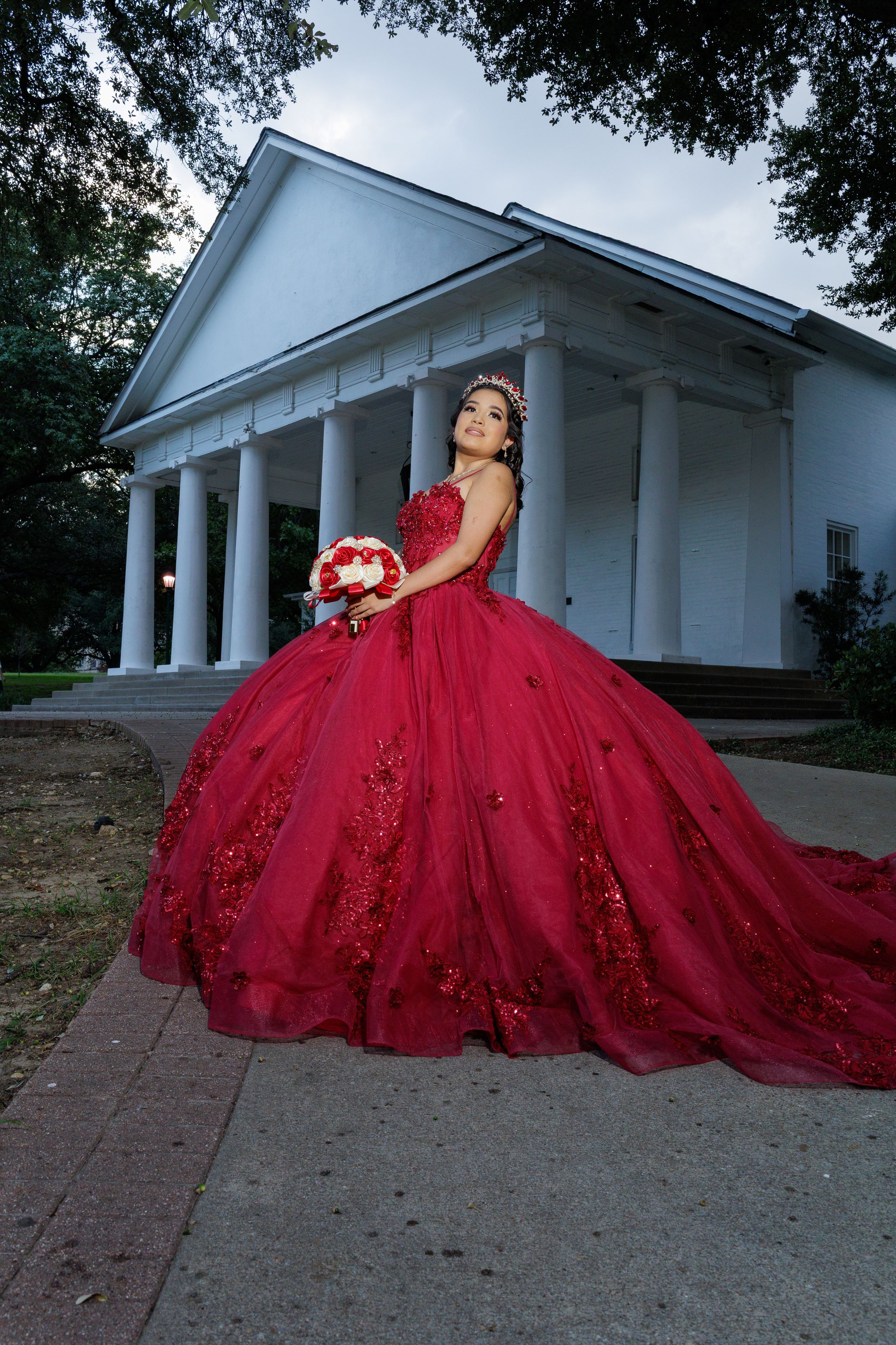 Dallas photography and video for Quinceañeras
 - R & R Marcelo DFW