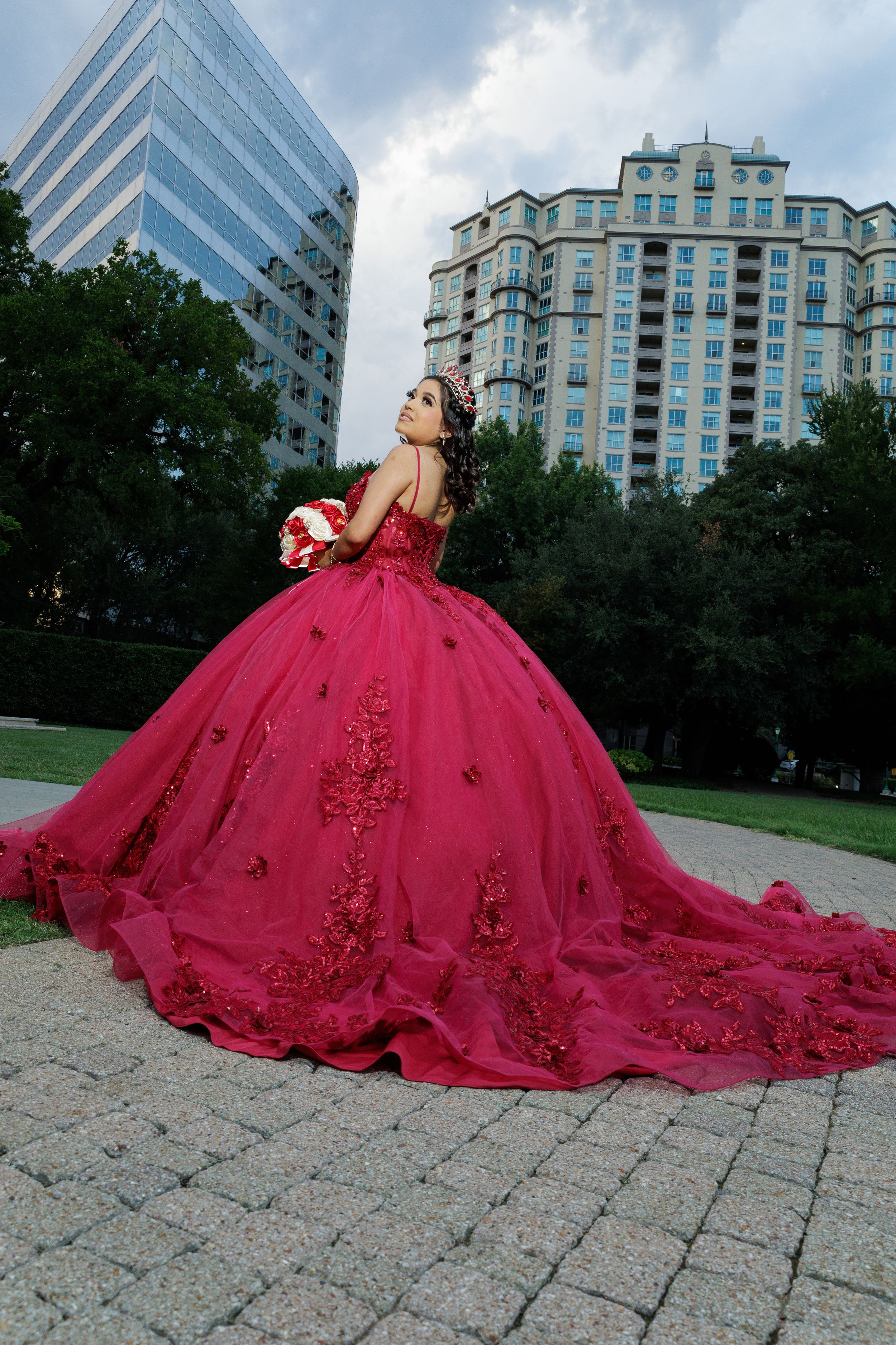 Dallas photography and video for Quinceañeras
 - R & R Marcelo DFW