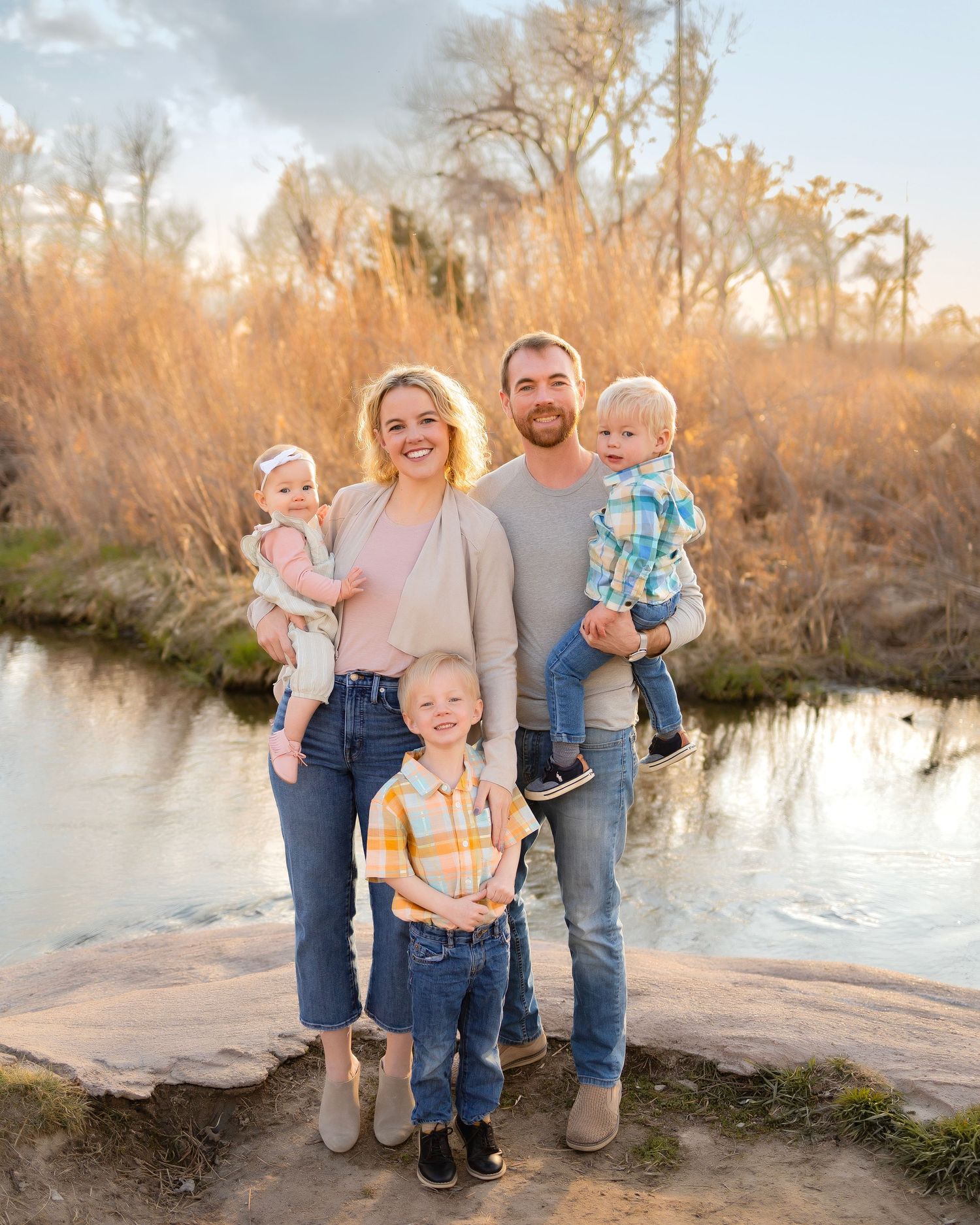 Parker colorado golden hour family photoshoot, mum, dad, two young boys and baby girl