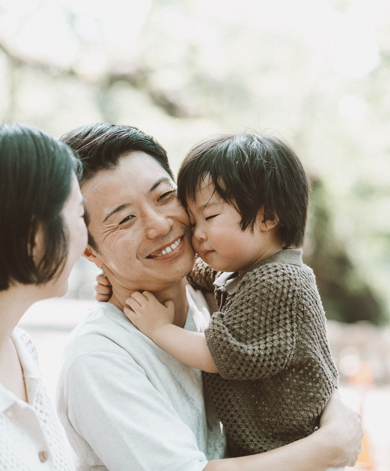 Timeless and elegant vacation family photography in Tokyo by Miki Sakai