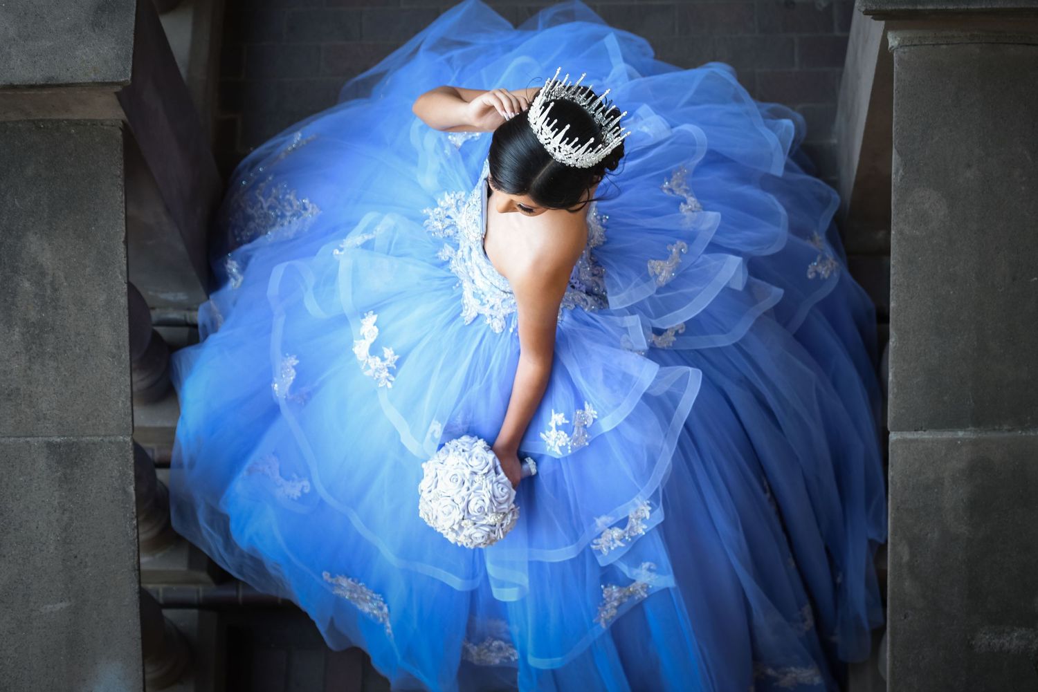 Dallas–Fort Worth quinceañera photography showcasing cultural traditions, emotional moments, and family connections.