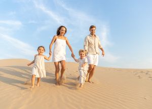 Carlene Thurston Photography - desert family photoshoot in Dubai