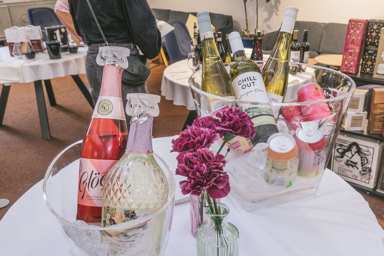Glöet sparkling wine, Chill Out Sauvignon Blanc and canned drinks. Photo by © Reka Peurala - Three Pod Studio