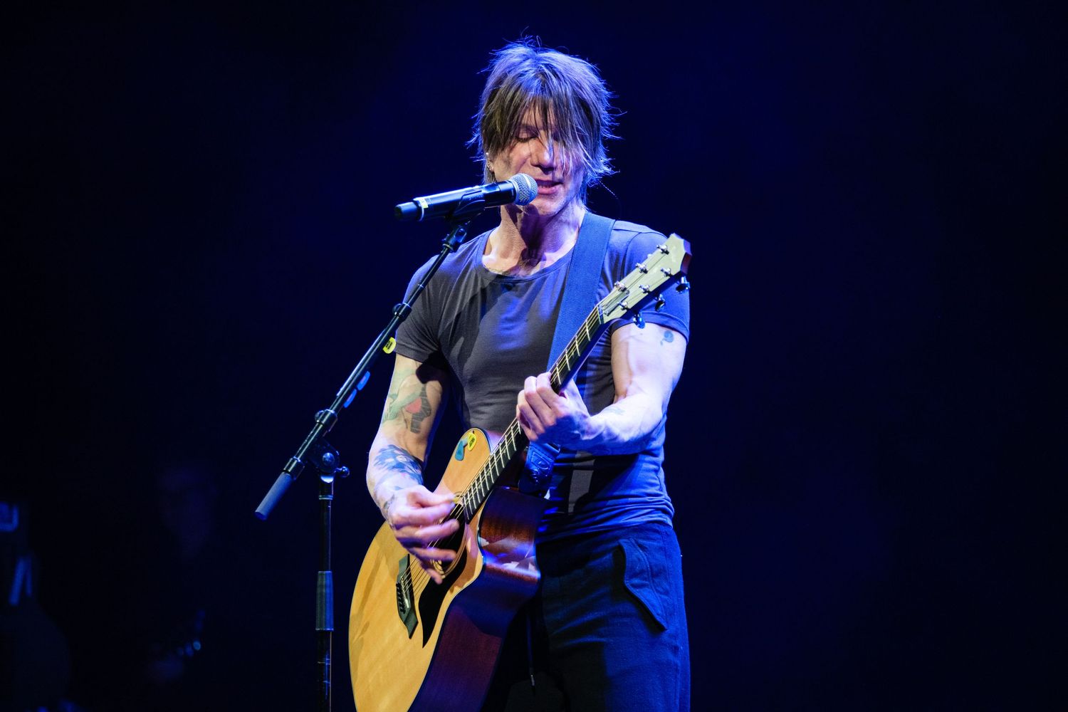 Johnny Rzeznik of The Goo Goo Dolls preforms in Gainesville Fl.