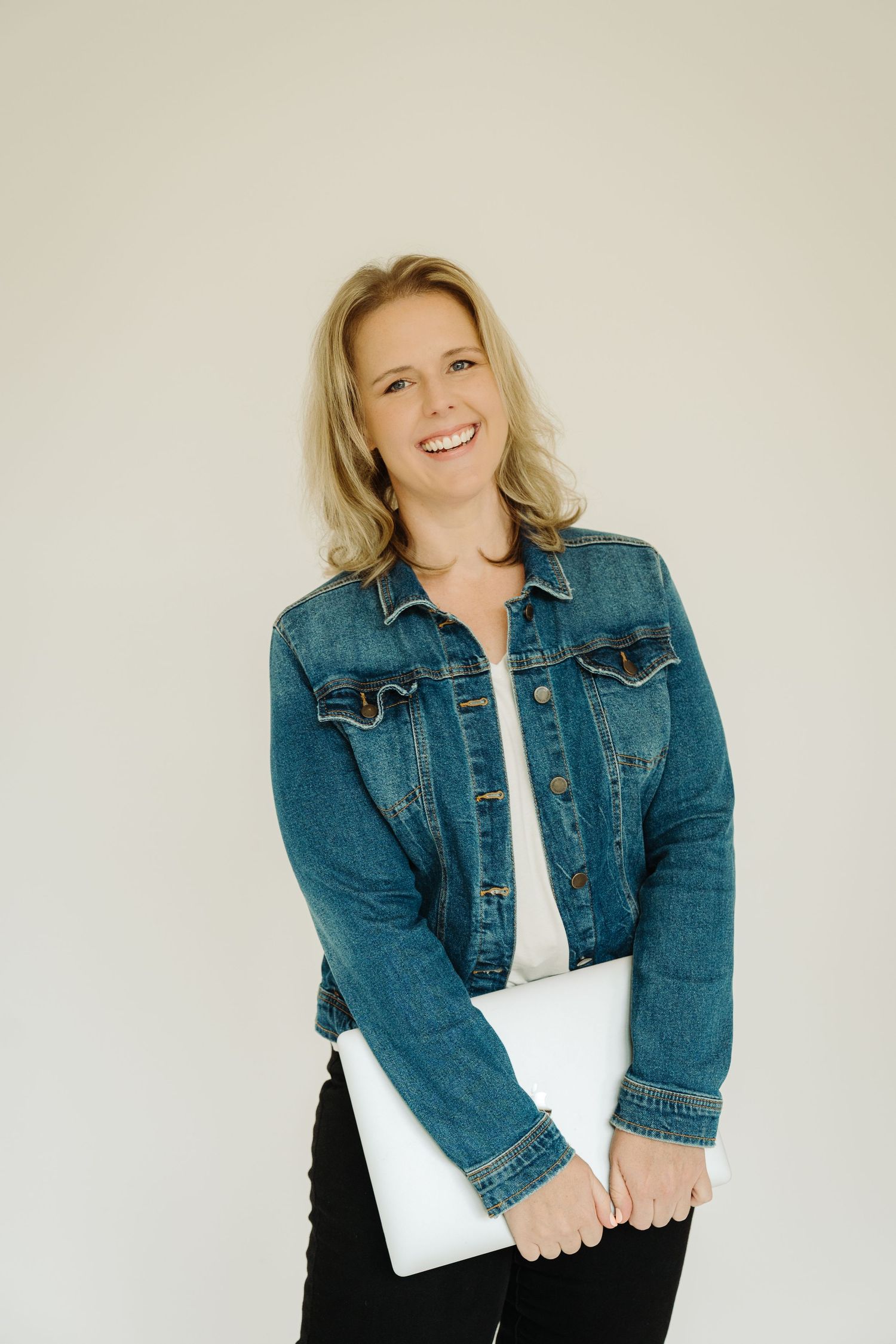 Personal branding portraits with two outfit looks