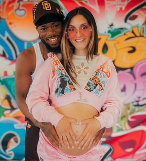 maternity photoshoot in Michigan