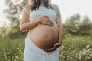 maternity photoshoot in Michigan