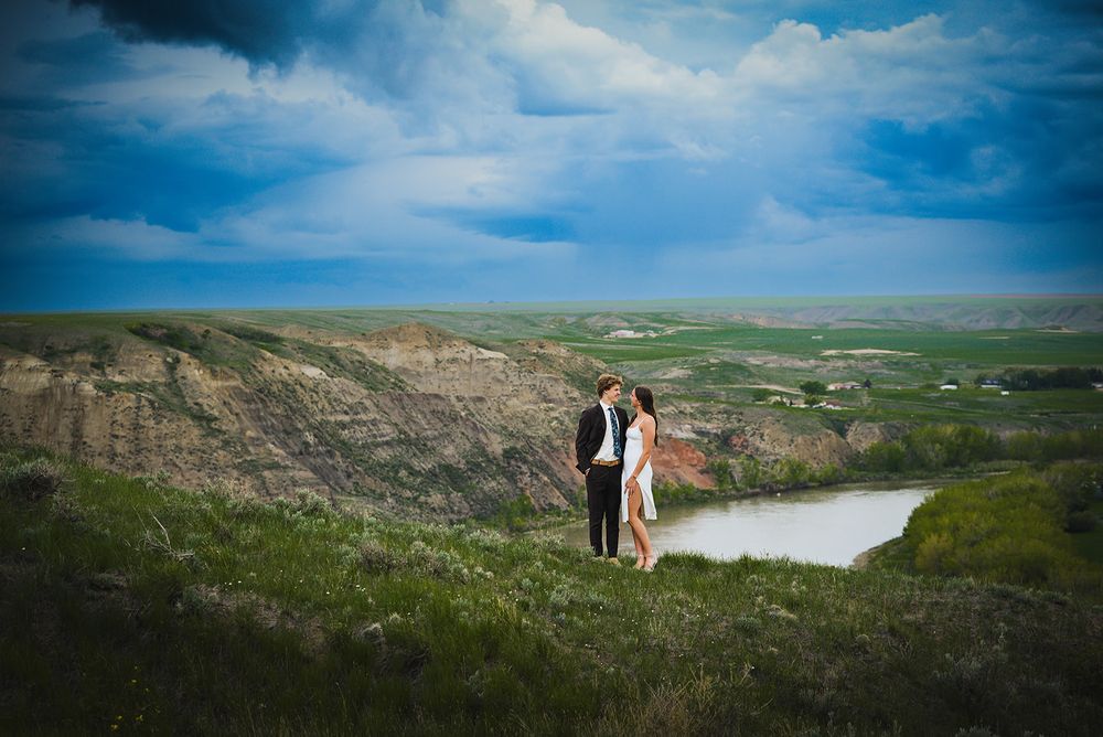 Photography Medicine Hat, Grad Photography Medicine Hat, Family Photos, Wedding Photos, Elkwater Family photos, Medicine Hat Photography,