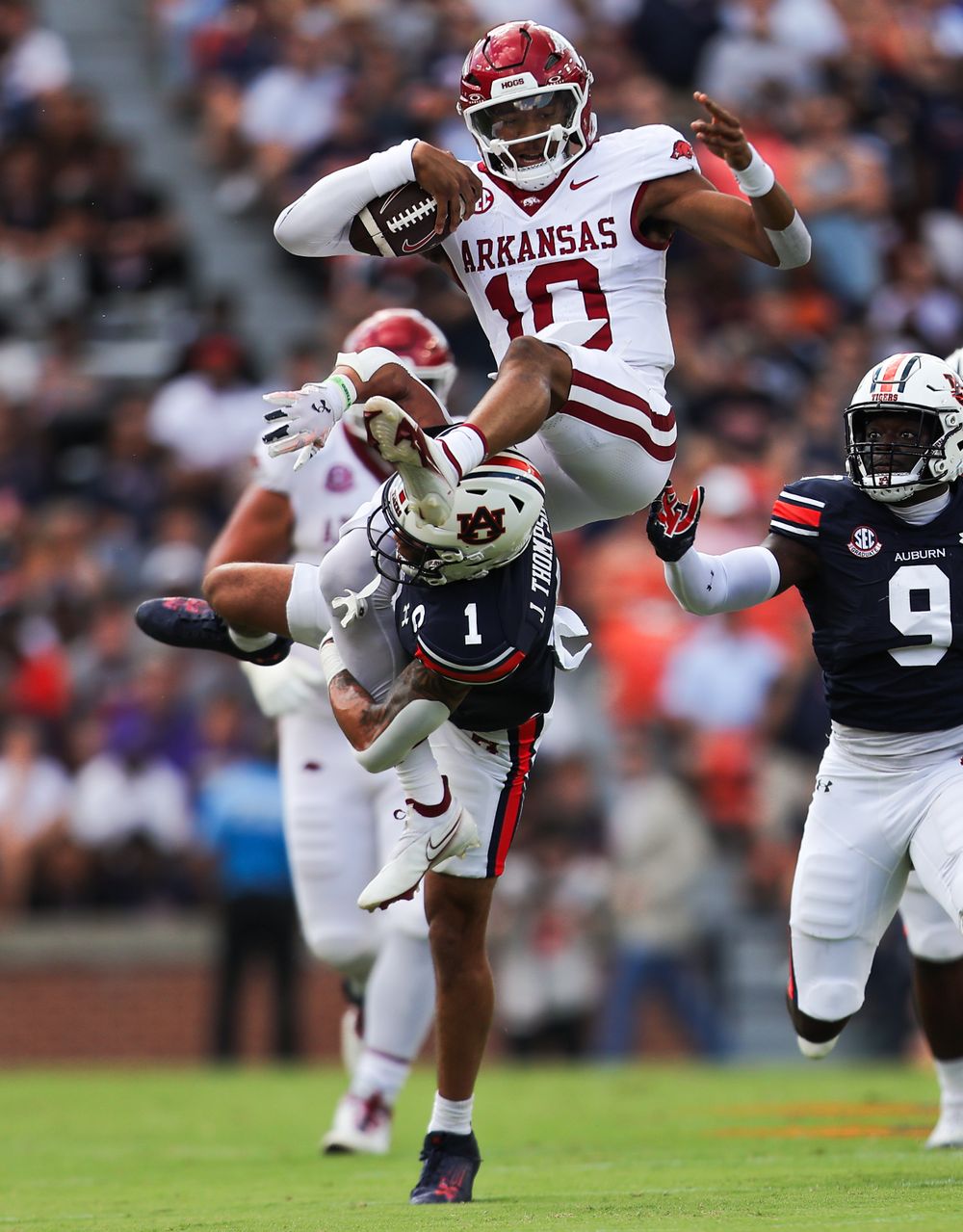 Taylen Green Hurdles Auburn's Defender