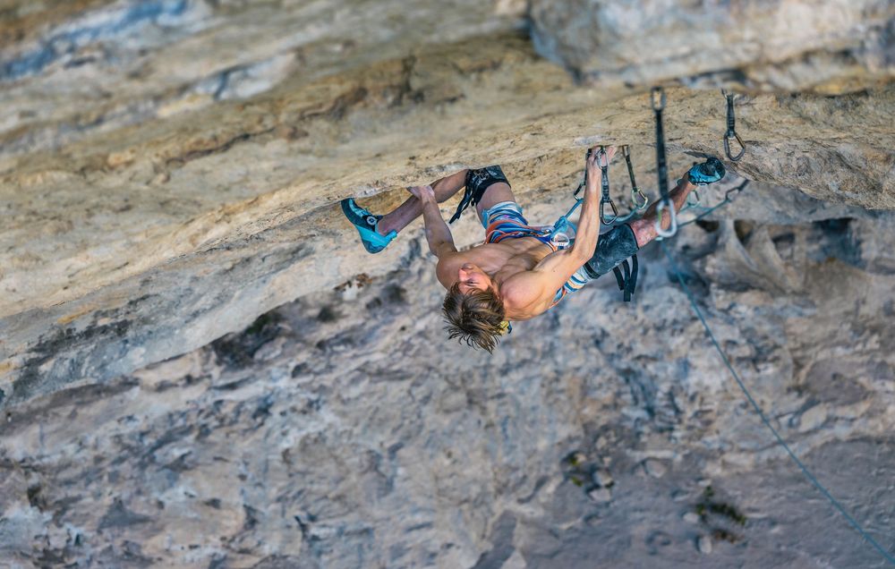 Alexander Megos climbing in Buoux, France. First ascent of Le Grand Saccage 9a+/b. Photo Jan Virt.