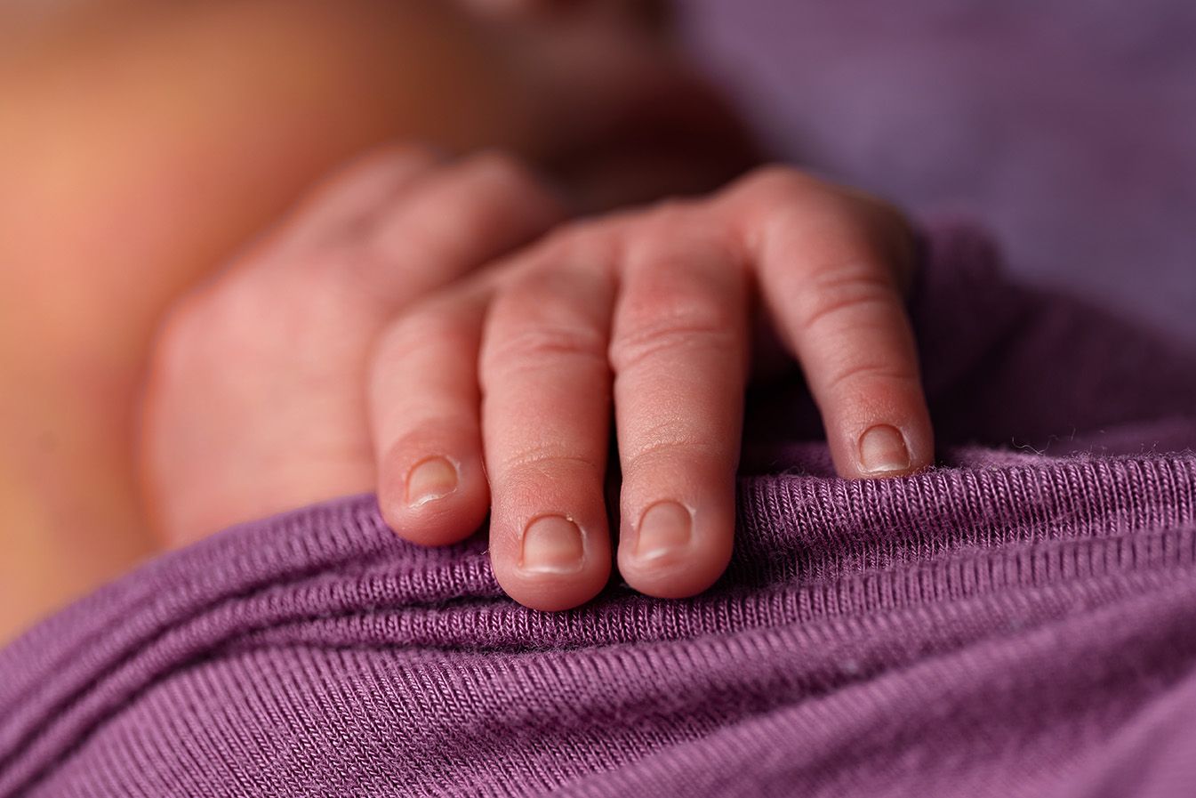 midland tx newborn photographer midland tx photographer studio newborn session posed newborn photo session baby fingers