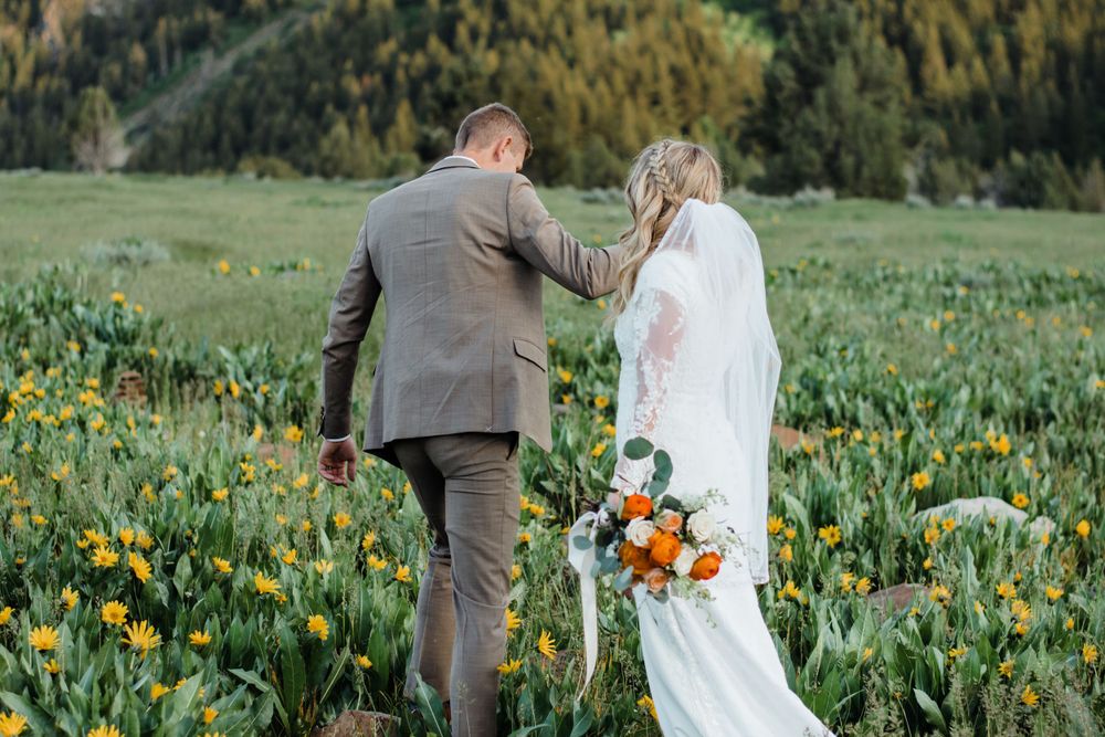 Bride and Groom Formals in Green Utah Field