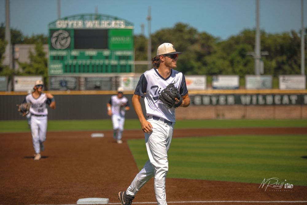 Dallas Tigers organization game shot by Nicole Banet Photography.