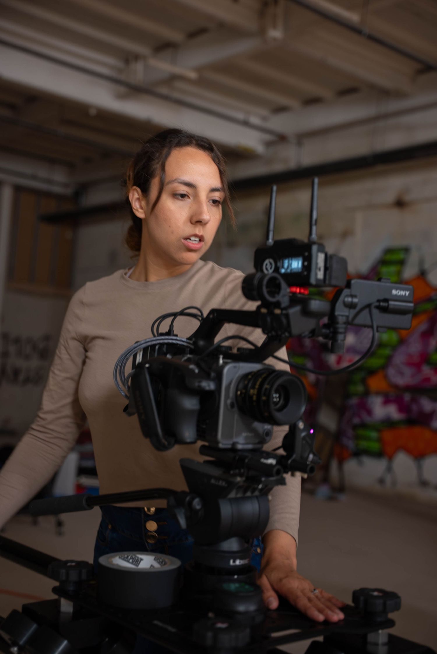 Jocelyne Berumen filming a music video