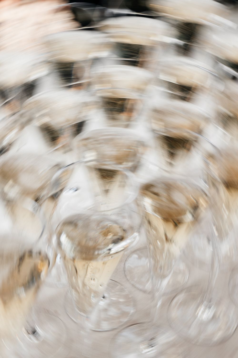 Wedding photographer & videographer based in Paris & Provence - Amour Etc.