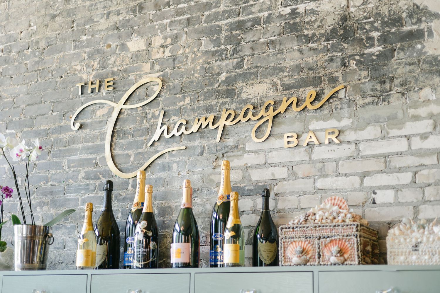 Every bride with a champagne sweet tooth should visit these places. Visit hidden gems in Clearwater for bachelorette
