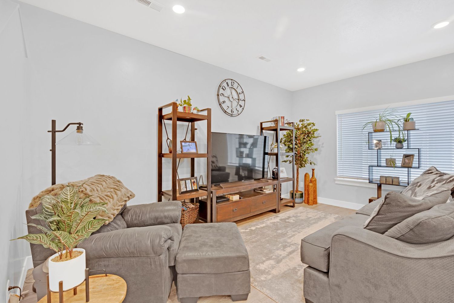 Slate Media is the best real estate photographer in Northern Utah. Offering full service.