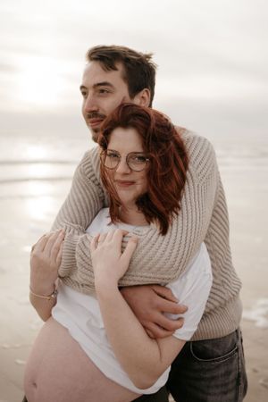 Zwangerschap shoot op het strand