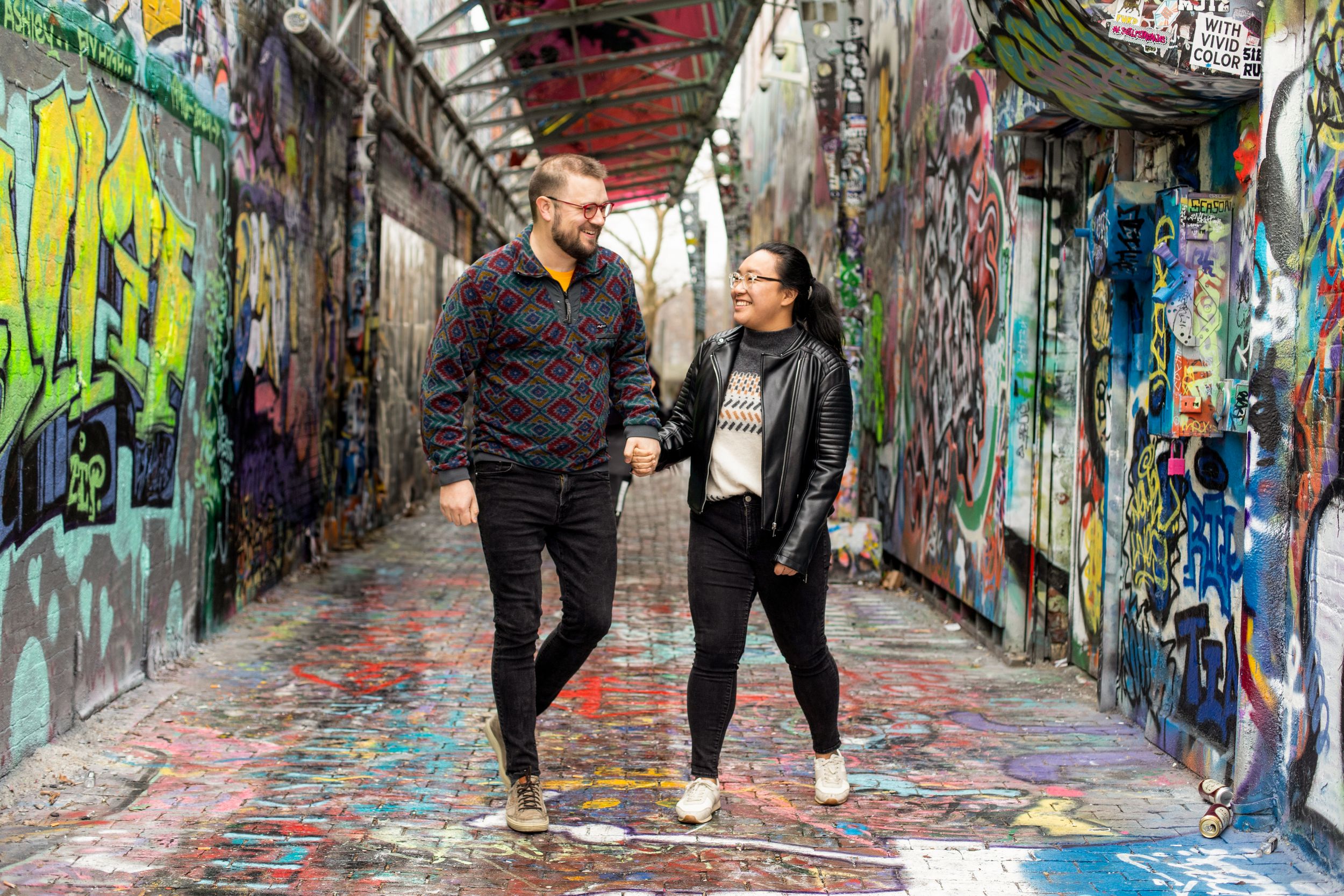 couples photo shoot gaffiti alley central square cambridge ma candid dance