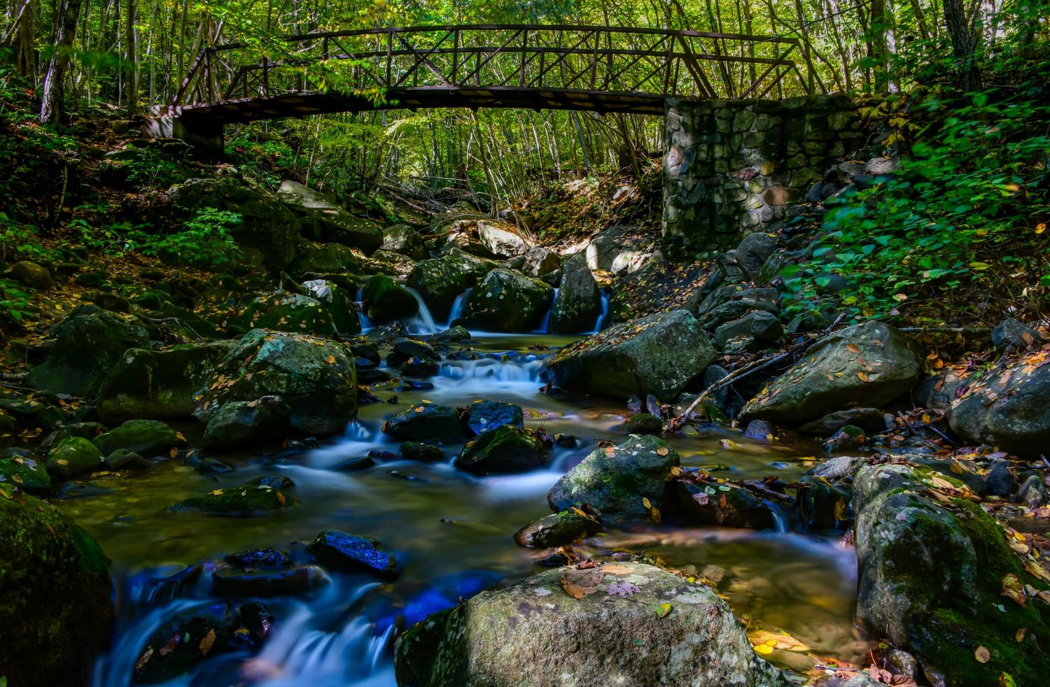 A gorgeous scene of the Glade Creek Grist Mill waterfalls was taken in West Virginia by Paul Block of No Planet B Photography.