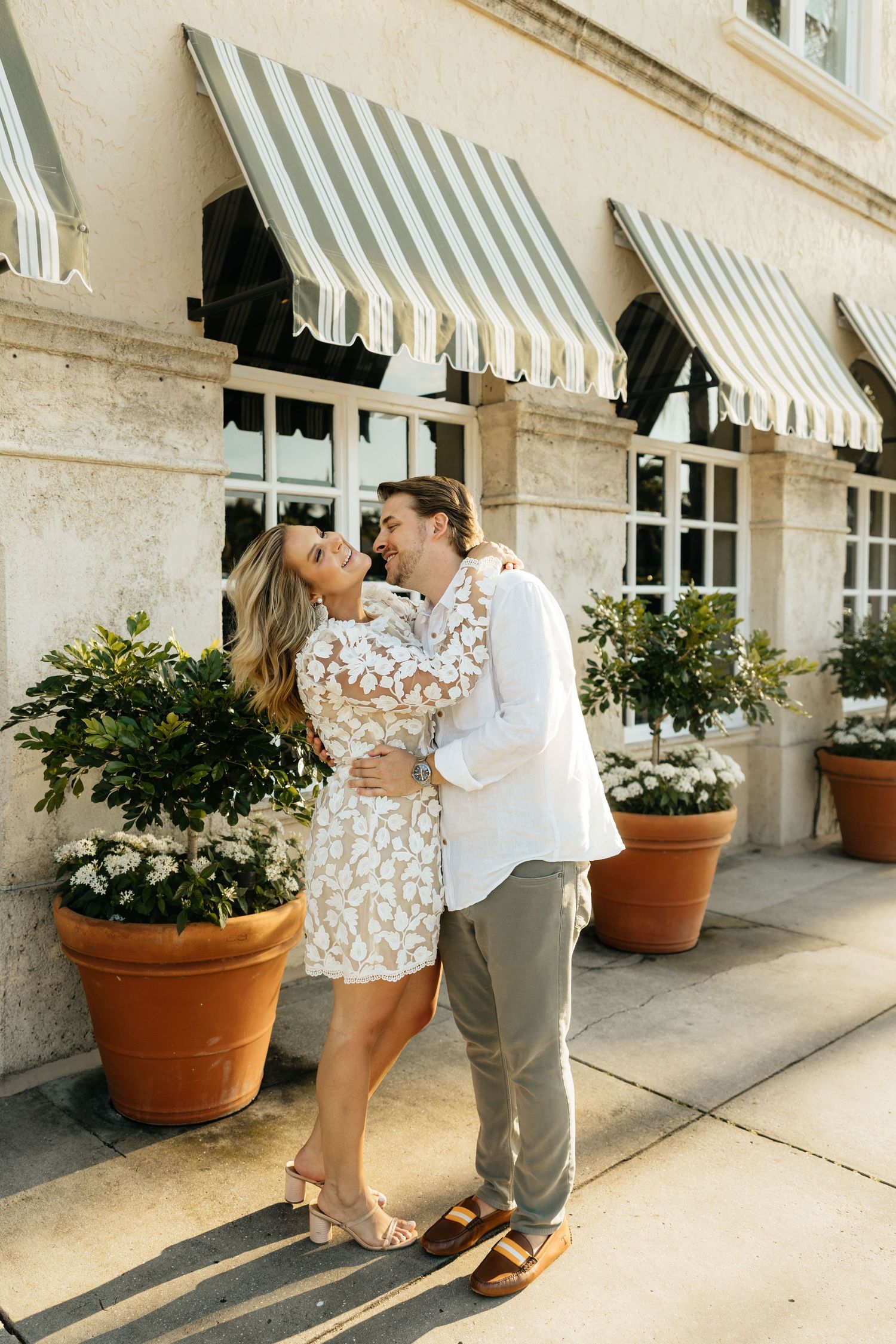Playful Jacksonville engagement photos. Jacksonville Engagement Photographer, Jacksonville Engagement Photos - Lindsay McDow Photography
