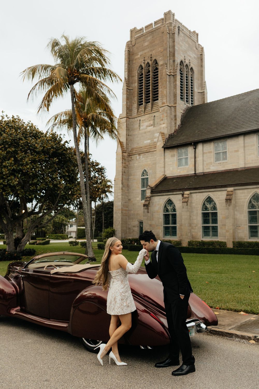 Editorial engagement photos in Florida. Jacksonville Engagement Photographer, Jacksonville Engagement Photos - Lindsay McDow Photography