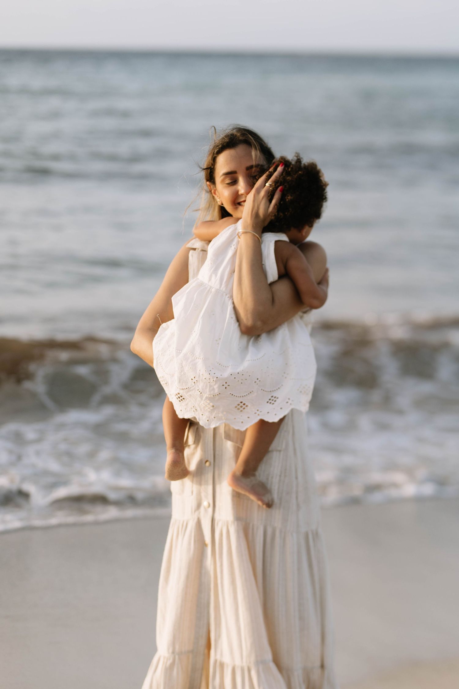 Family session in Cap Cana with elegant scenery and soft tones. Timeless portraits that reflect love, unity, and togetherness.